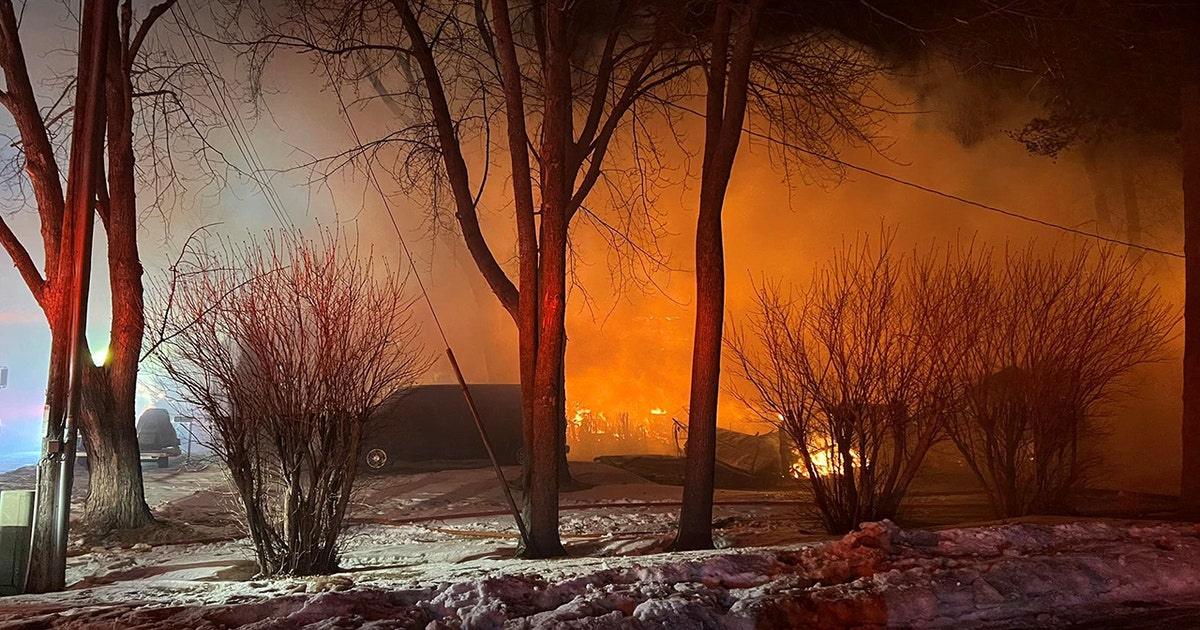 Fox Lake fire; multiple homes destroyed, 2 people hurt | FOX6