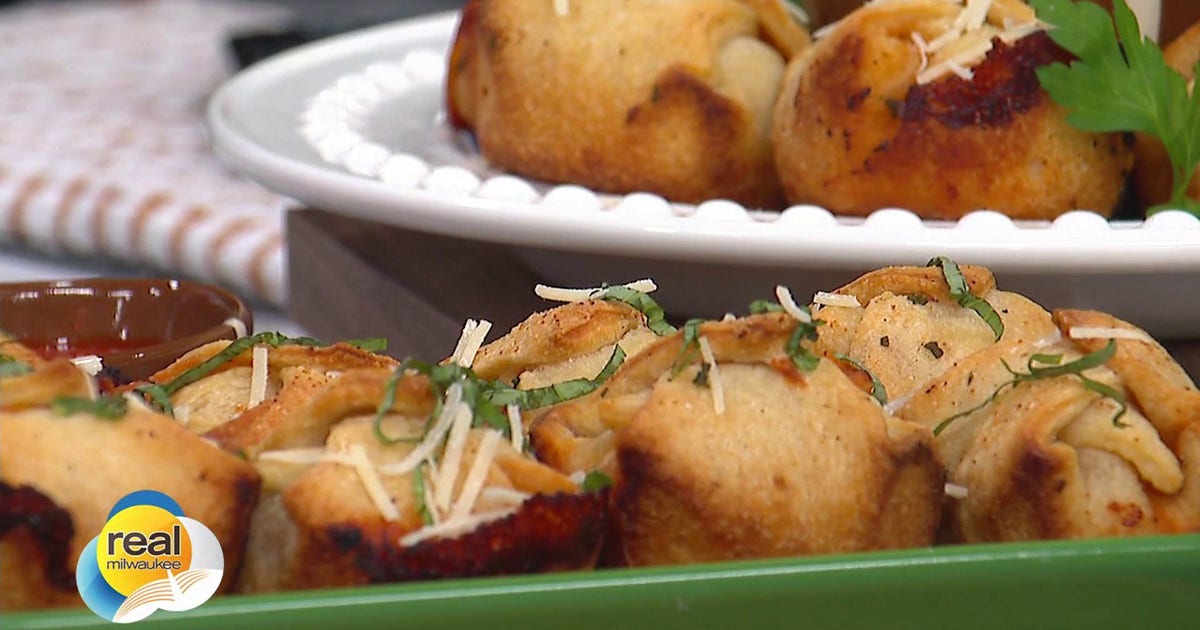 RECIPE: Cheesy Meatball Marinara Bombs