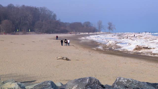 Warmer Milwaukee weather, people flock to Bradford Beach