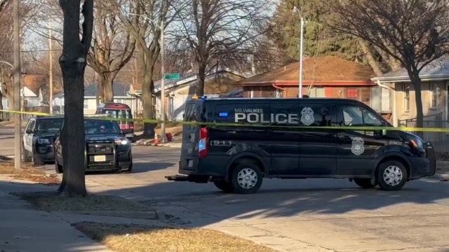 Milwaukee domestic dispute shooting; 1 wounded, suspect sought