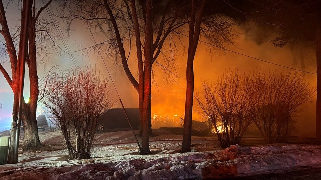 Fox Lake fire; multiple homes destroyed, 2 people hurt