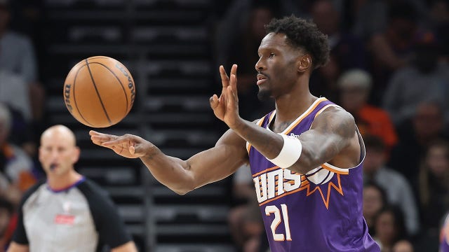 Bucks trade: Nigel Hayes-Davis to Milwaukee in multi-team swap