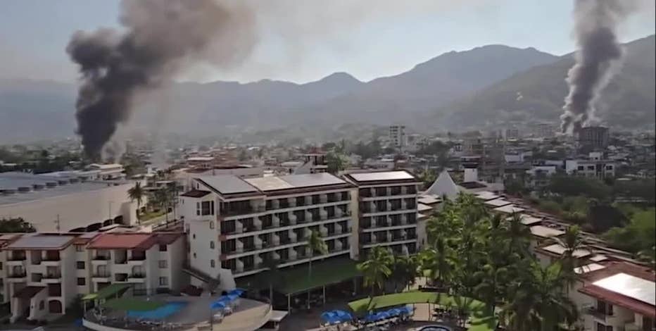 Puerto Vallarta unrest forces Milwaukee flight home: 'Like a war zone'