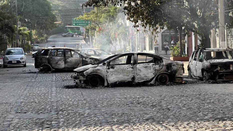 Puerto Vallarta unrest; traveler documents destruction, shares