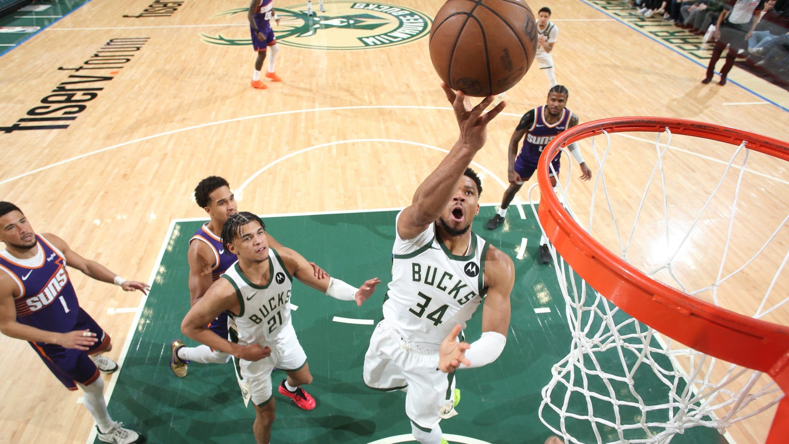 Bucks fall to Suns after Phoenix hits 24 threes in shootout