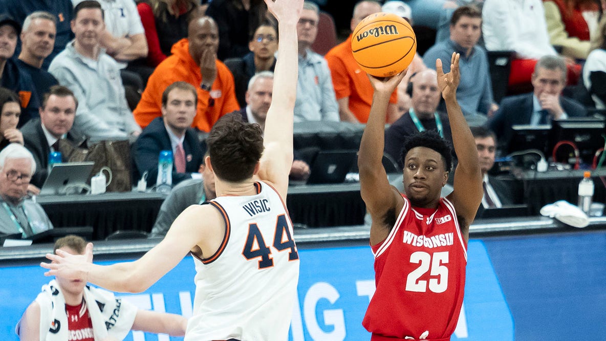 Wisconsin beats Illinois, advances to Big Ten Tournament semifinals
