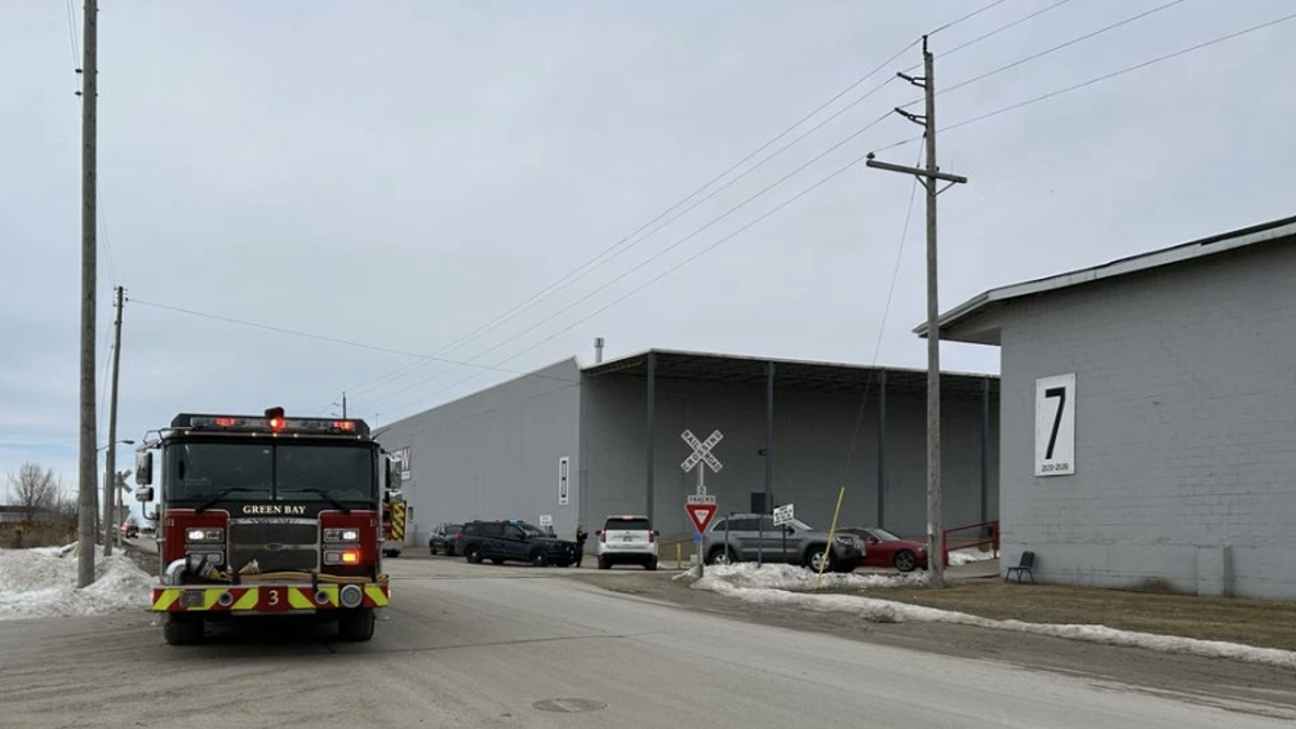 Green Bay tour bus crash; several hurt after freeway incident