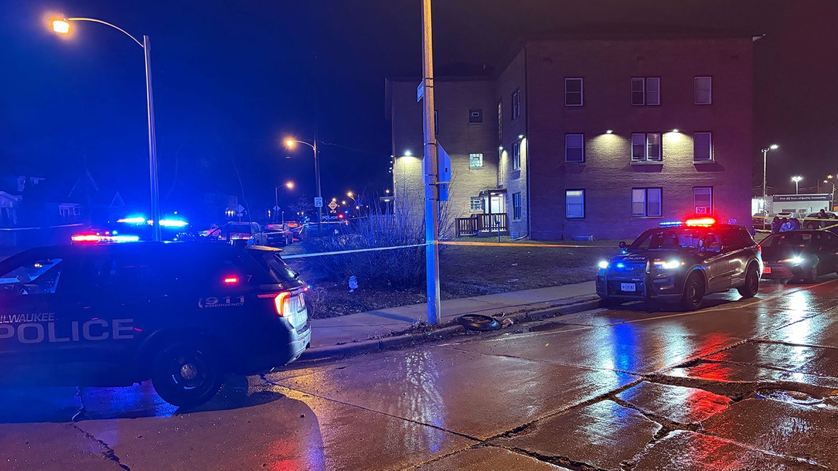 Milwaukee shooting near Appleton and Chambers, 32-year-old killed
