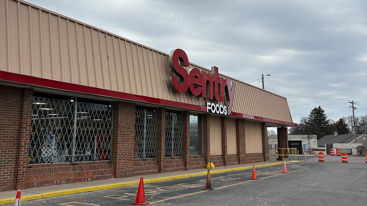 Milwaukee Sentry Foods at 71st and Lisbon closed due to 'pest activity'