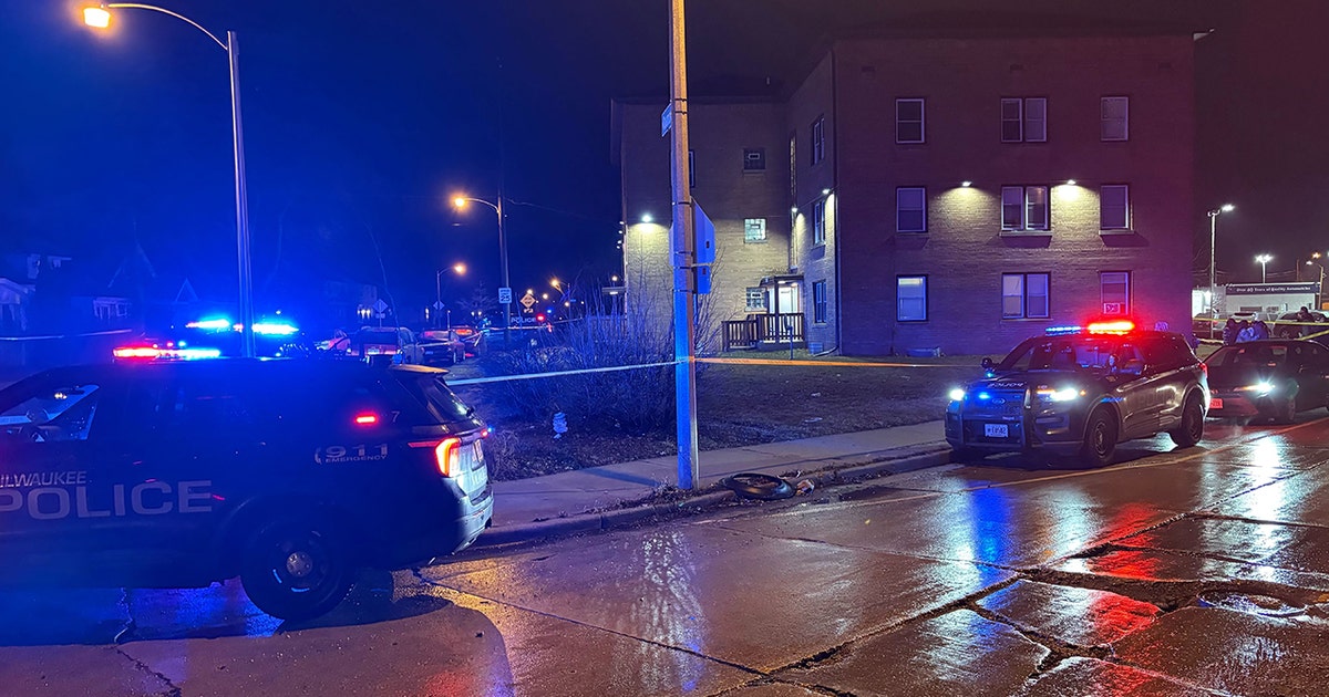 Milwaukee shooting near Appleton and Chambers, 32-year-old killed