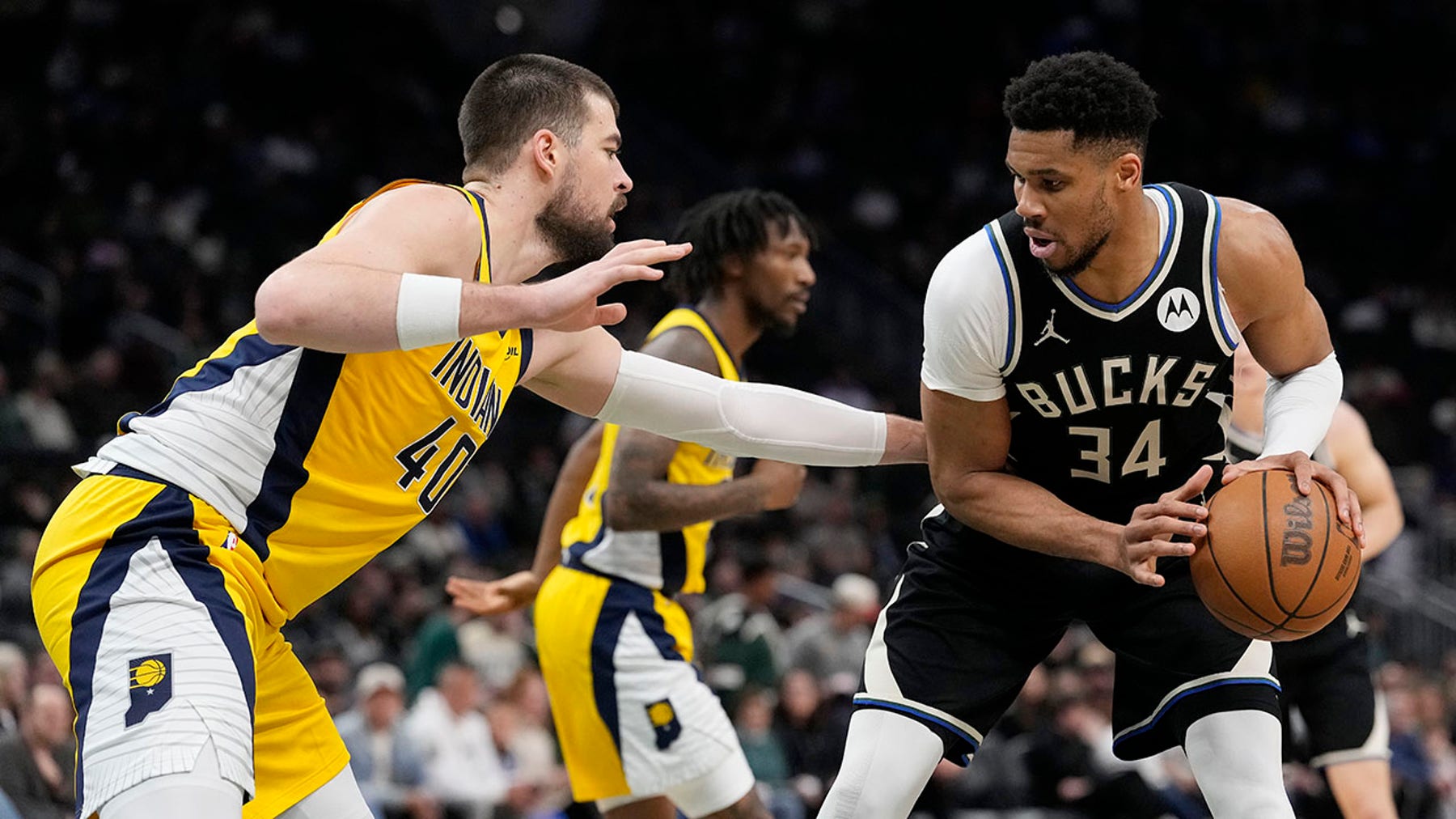 Bucks beat Pacers, Giannis Antetokounmpo scores 31 points