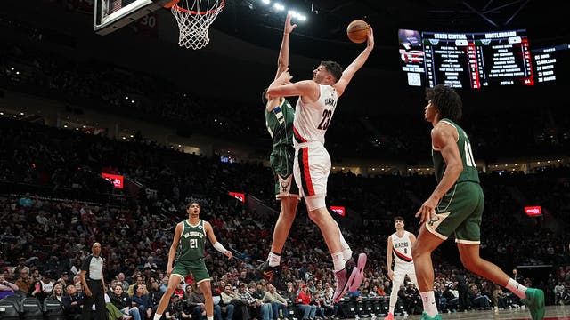Trail Blazers rout Bucks 130-99; Scoot Henderson had 23 points