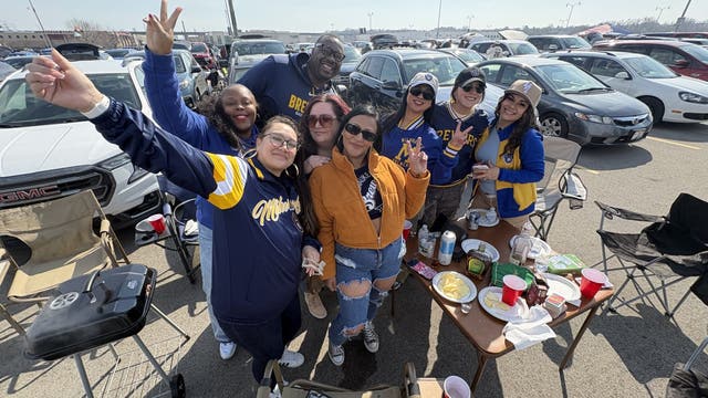 2026 Milwaukee Brewers Opening Day: photos of tailgating fans