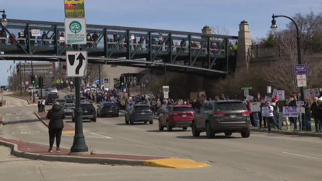 'No Kings' protests: Shorewood rally part of nationwide demonstrations