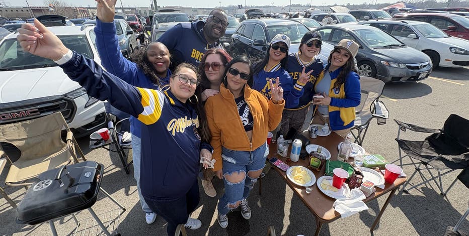 2026 Milwaukee Brewers Opening Day: photos of tailgating fans