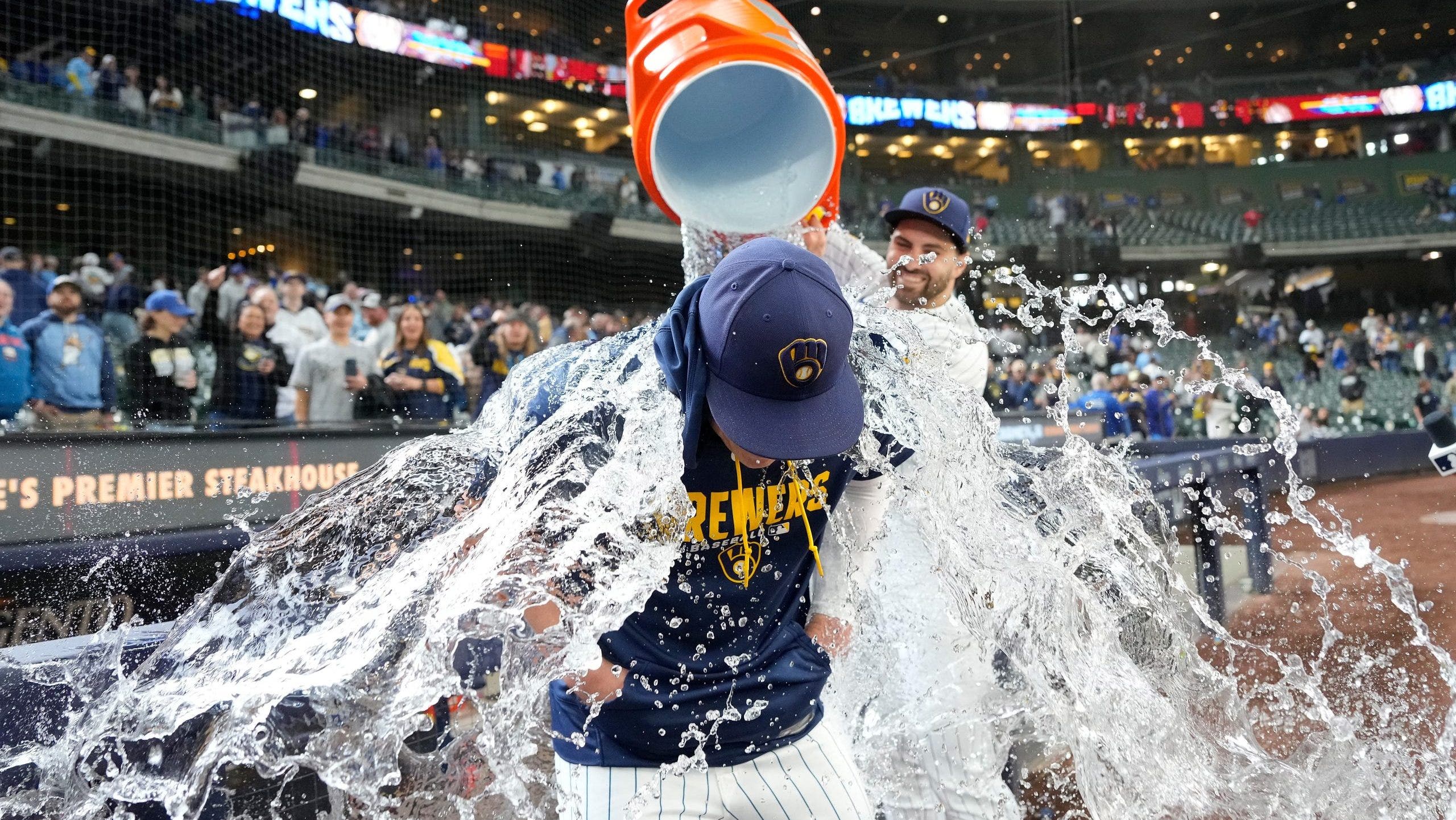 Brewers beat Pirates, Milwaukee avoids sweep behind Harrison