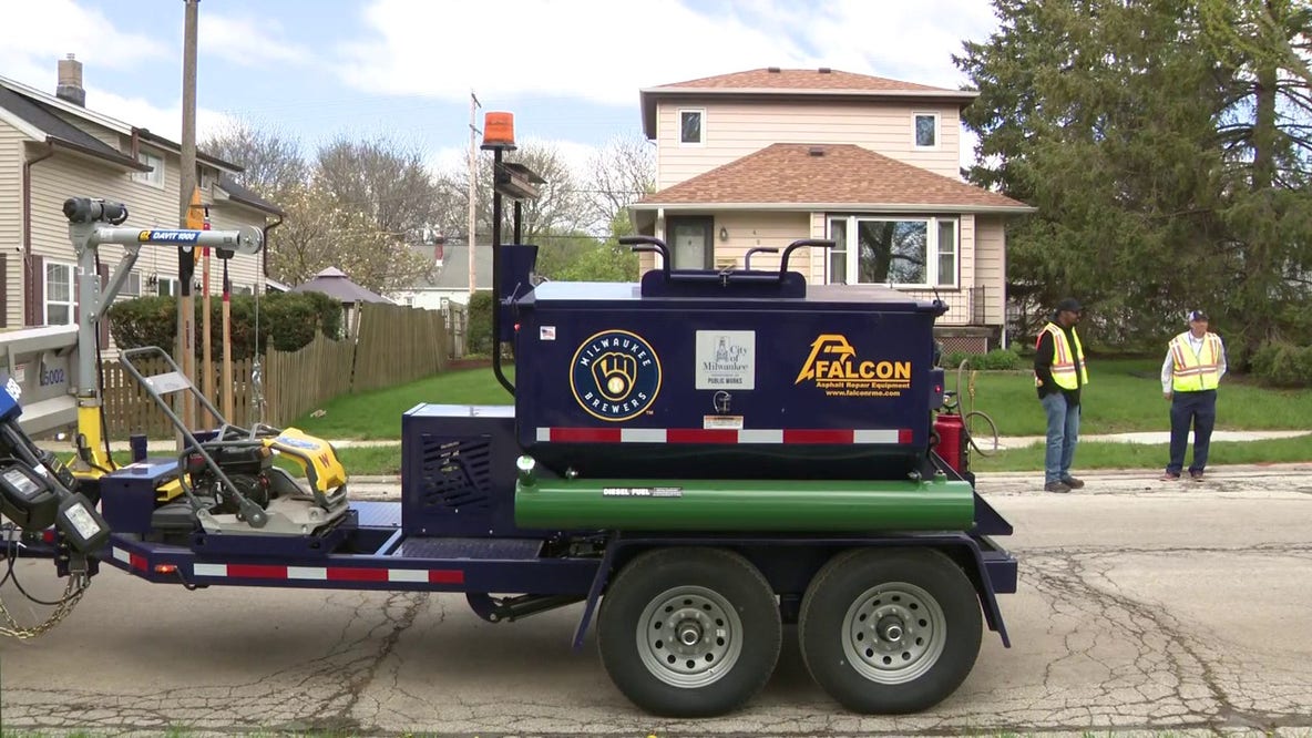Brewers, Milwaukee DPW partner to fill potholes with team logo stamp