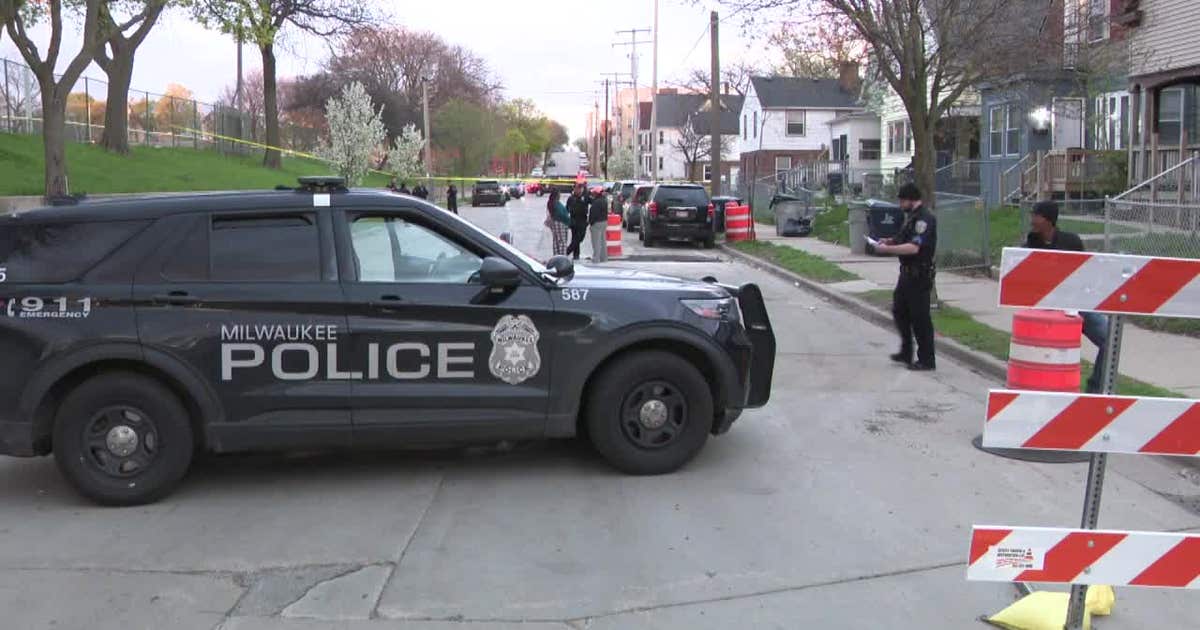 Milwaukee fatal shooting; two teens held as charges pending