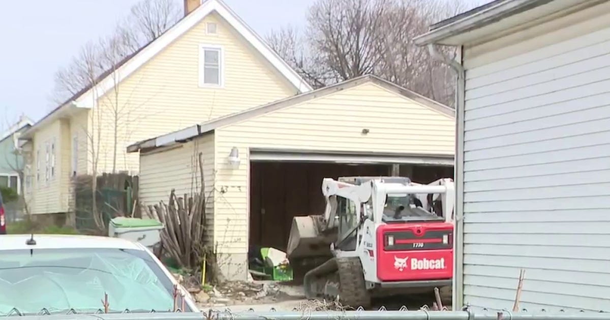 Milwaukee police scene near 15th and Hauser; garage searched