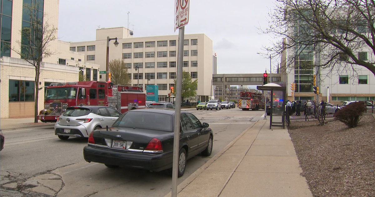 Milwaukee shots fired; 3 juveniles arrested after pursuit, crash