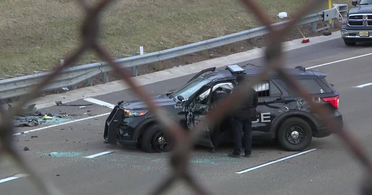 I-43 NB Milwaukee crash near Keefe; police squad damaged, lanes reopen