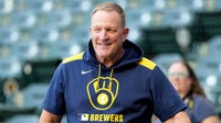 What's in Pat Murphy's pocket now? Brewers skipper unveils live animal