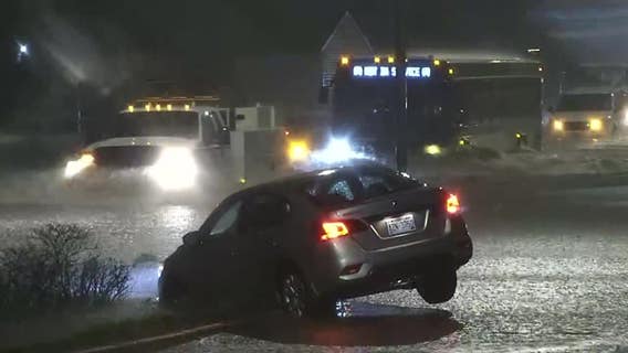 Flash floods submerge vehicles, Milwaukee Fire Department responds