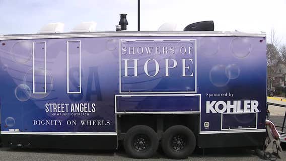 Milwaukee Street Angels helping unsheltered people during the storms