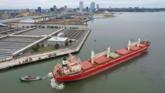 Port Milwaukee welcomes first vessel of 2026 international season