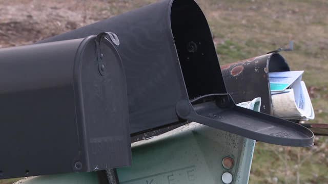 Brown Deer mail delays; Sen. Baldwin presses USPS for answers