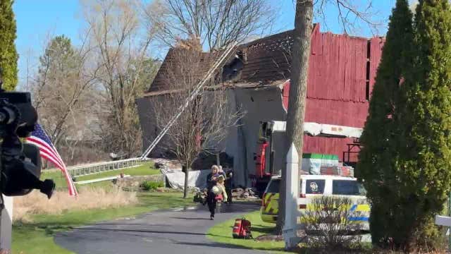 Mequon barn roof collapse, emergency crews respond