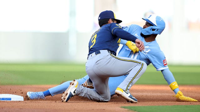 Brewers fall to Royals, split doubleheader in Kansas City