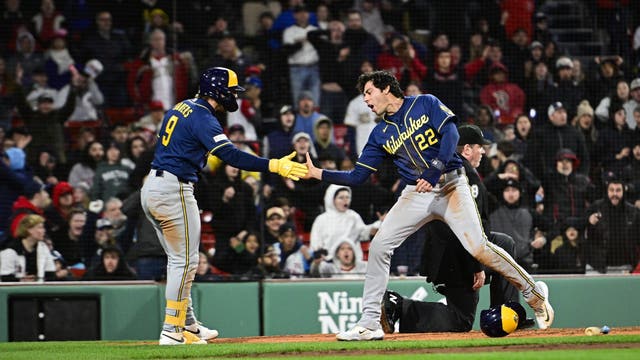 Brewers beat Red Sox behind Mitchell's single, 3 hits from Yelich