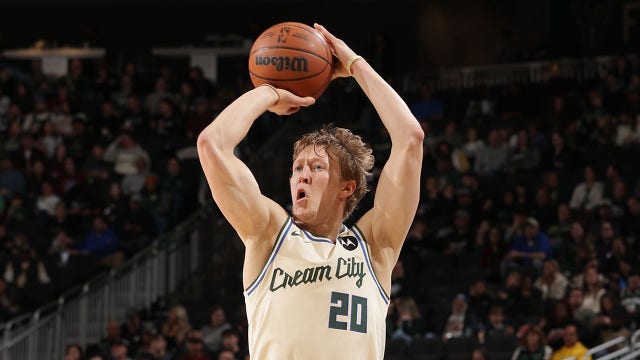 Bucks beat Nets, AJ Green sets franchise record with 11 3-pointers