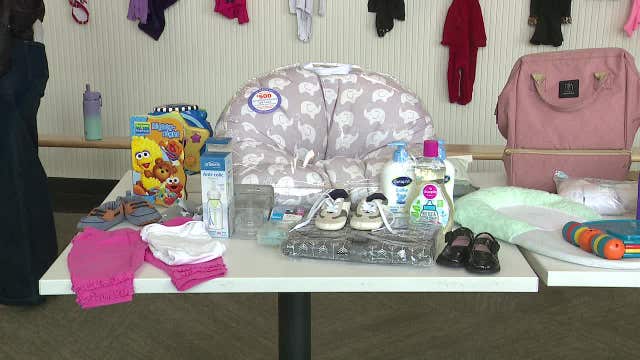 Collecting donations for Charles Antetokounmpo Family Foundation Family Day