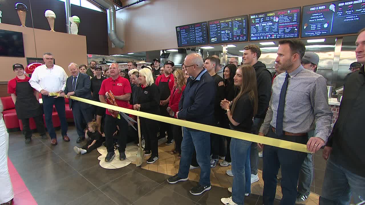Oscar's Frozen Custard in Waukesha reopens after fire destroyed shop