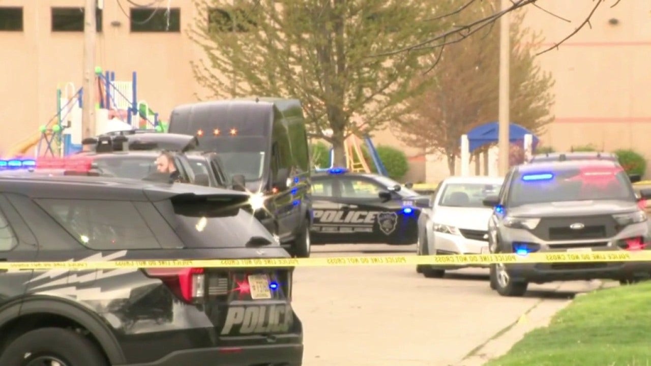 Kenosha standoff ends: Suspect in custody, shot by police officer