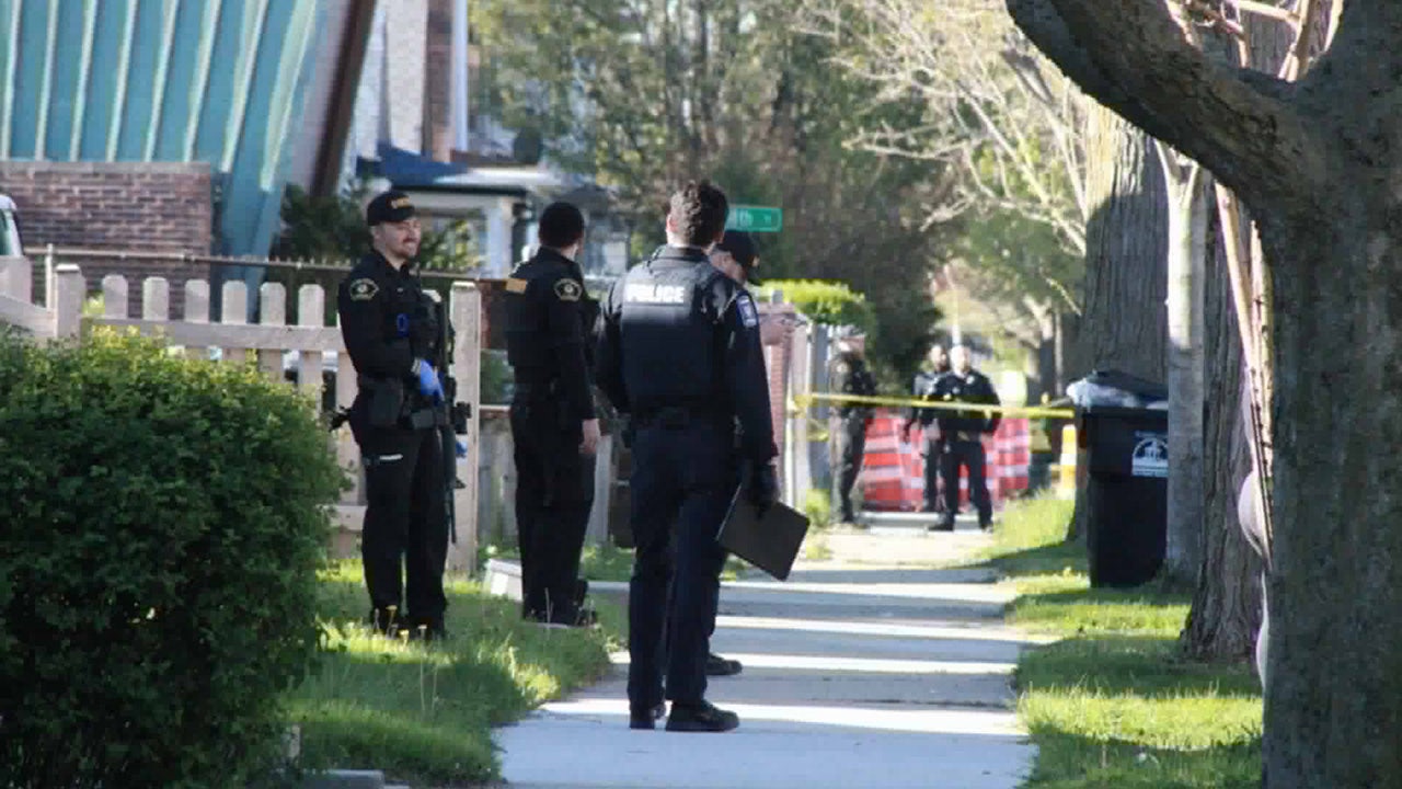 Racine disturbance; 1 person shot, another stabbed: police