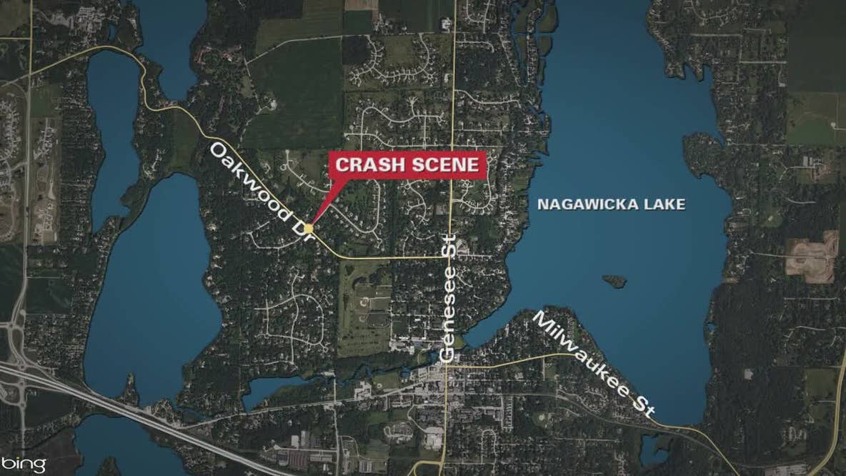 Delafield crash sparks fire, bystanders pull 4 people from vehicle