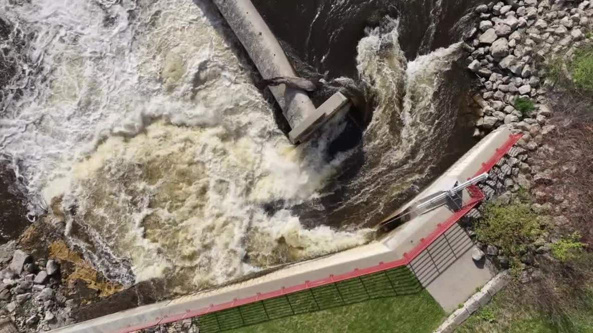 Grafton dam repairs underway after gate becomes inoperable