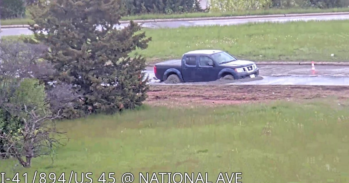 Wisconsin driver removes ‘road closed’ barrier; stuck in fresh concrete Wisconsin driver removes ‘road closed’ barrier; stuck in fresh concrete