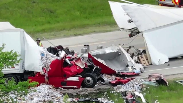 Waukesha County fatal crash; 2 semis involved, portion of I-43 shut down