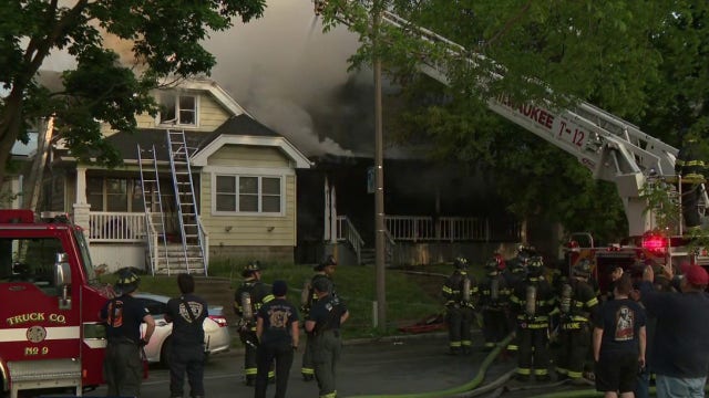 Milwaukee fire; 3 homes damaged near 20th and Hopkins, no injuries