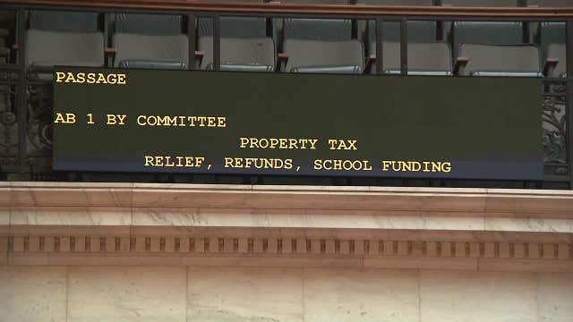 Wisconsin lawmakers negotiate tax rebate, school funding bill