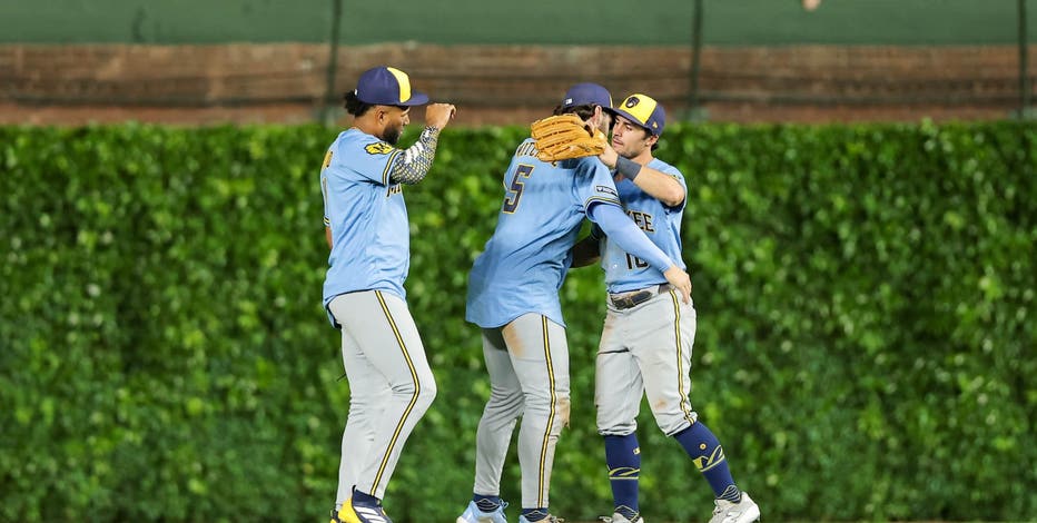 Brewers beat Cubs, take over first place in NL Central