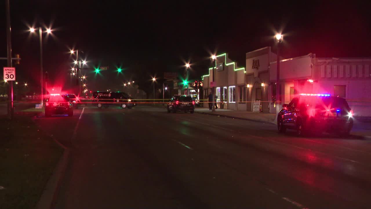 Milwaukee event venue shooting; police seek suspect after 2 hurt