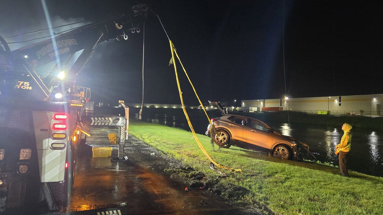 Vehicle pulled from Pleasant Prairie retention pond; driver uninjured
