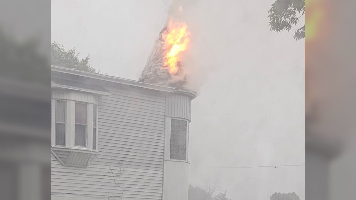 Lightning strike starts Sheboygan fire, fire department says
