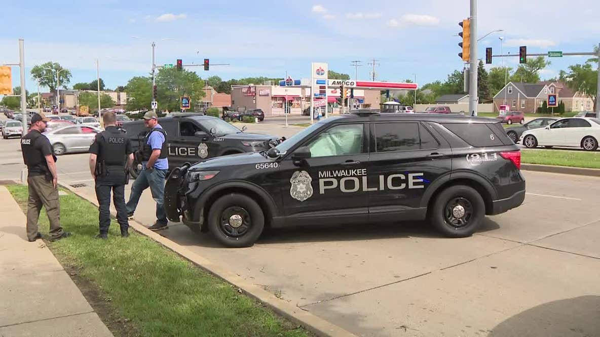 Milwaukee collision between SUV, police squad at 60th and Oklahoma