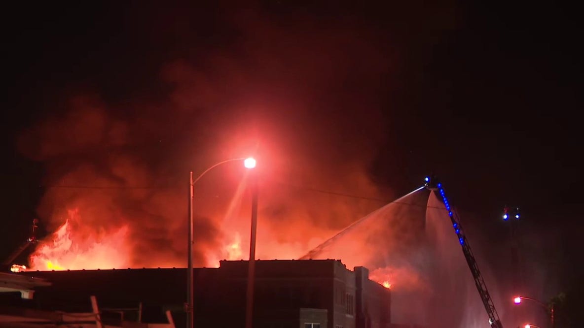 Firefighters battle blaze at Lincoln Avenue School in Milwaukee